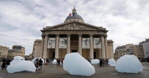 „Ice Watch“ zur Klimakonferenz Paris: Warum nicht nur hier das Eis weiter schmilzt