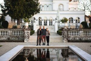 Interview und Impressionen aus Joops neuem Zuhause Wolfgang Joop in der aktuellen Jubiläumsausgabe von AD