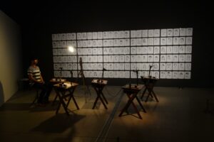 Five Robots called Paul Vom Robot gezeichnet