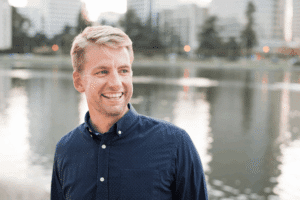 99designs: Interviewfragen an Patrick Llewellyn CEO von 99designs