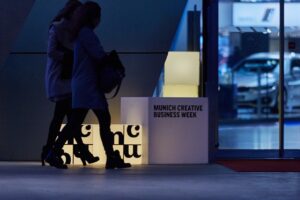 MCBW 2019: Start der Bewerbungsphase für die Münchner Designwoche Wenn der Kakadu mit der Tasse ...