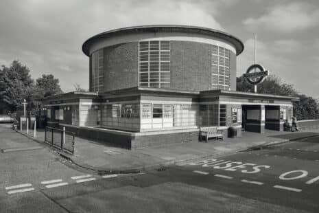 Bauhausstil: Metro Station Arnos Grove, London, UK, 1932