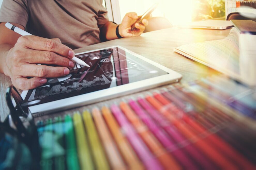 <span class="entry-title-primary">Screendesign – Besondere Designdisziplin im digitalen Wandel</span> <span class="entry-subtitle">Warum das Screendesign heute allgegenwärtig ist und worauf es bei der Gestaltung von Nutzeroberflächen wirklich ankommt</span>