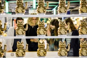 Winkekatze – „maneki-neko“ Hello Lucky Kitty, teach me some IT!