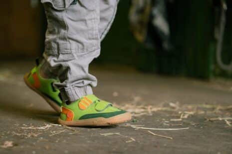 RICOSTA launcht Barfußschuh-Marke qnuffs mit Rock&Stars