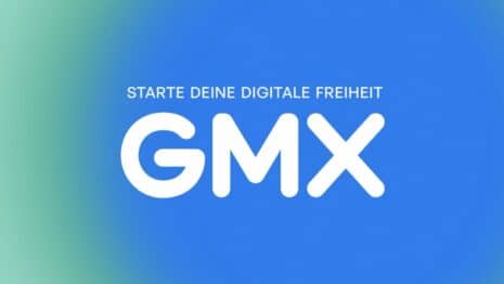 Neues GMX Logo auf blau-mintfarbenem Verlauf mit dem Kampagnenclaim Starte deine digitale Freiheit